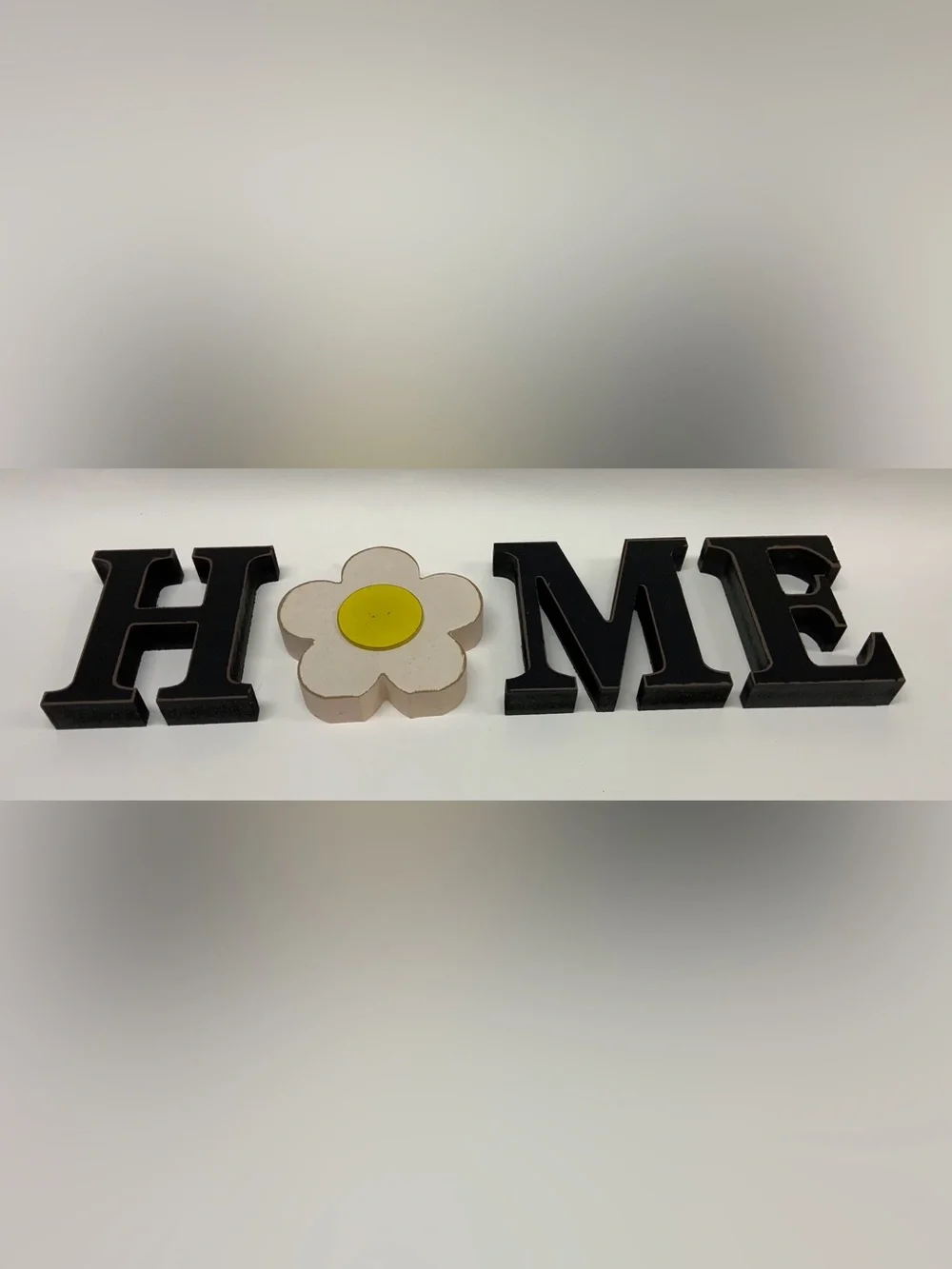 HOME Decor with interchangeable seasonal ”O”